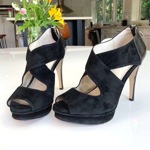 Michael Kors platform  heels in black suede. - Picture 1 of 3